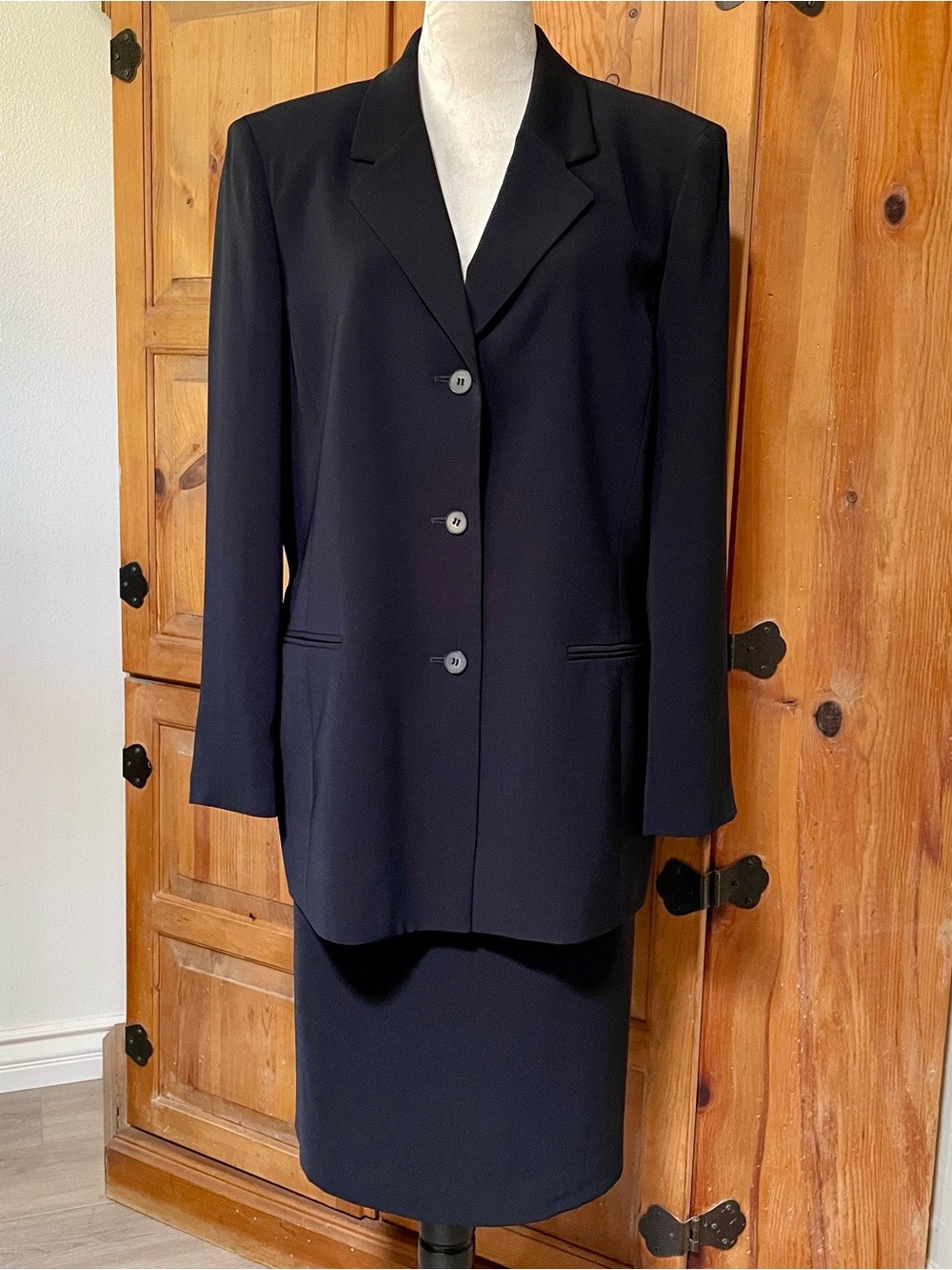 Kasper Black 2 piece Tailored Women's Blazer Jacket with Skirt